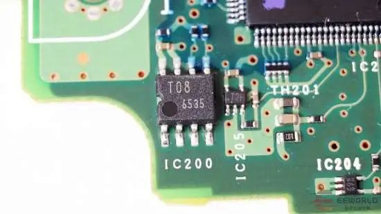 Disassembly Analysis: Audi Q3 and A4L Center Display Circuit