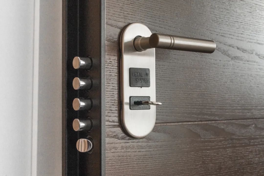 Analysis of BLE Communication in Loock Touch Smart Lock