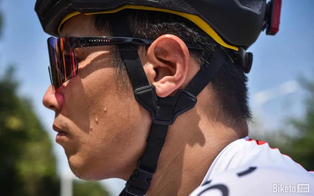VAN RYSEL 500 MIPS Helmet Review: High Cost-Performance
