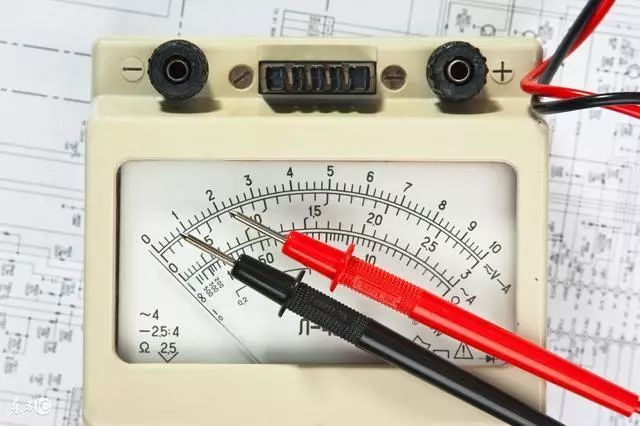 How to Use a Multimeter to Detect Car Battery Leakage