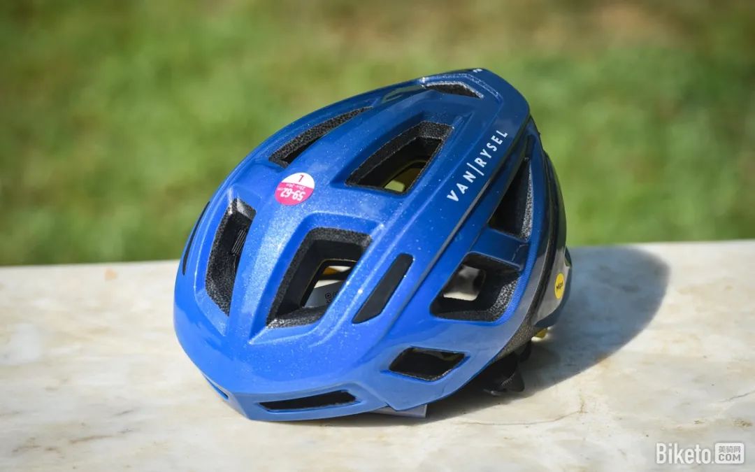 VAN RYSEL 500 MIPS Helmet Review: High Cost-Performance
