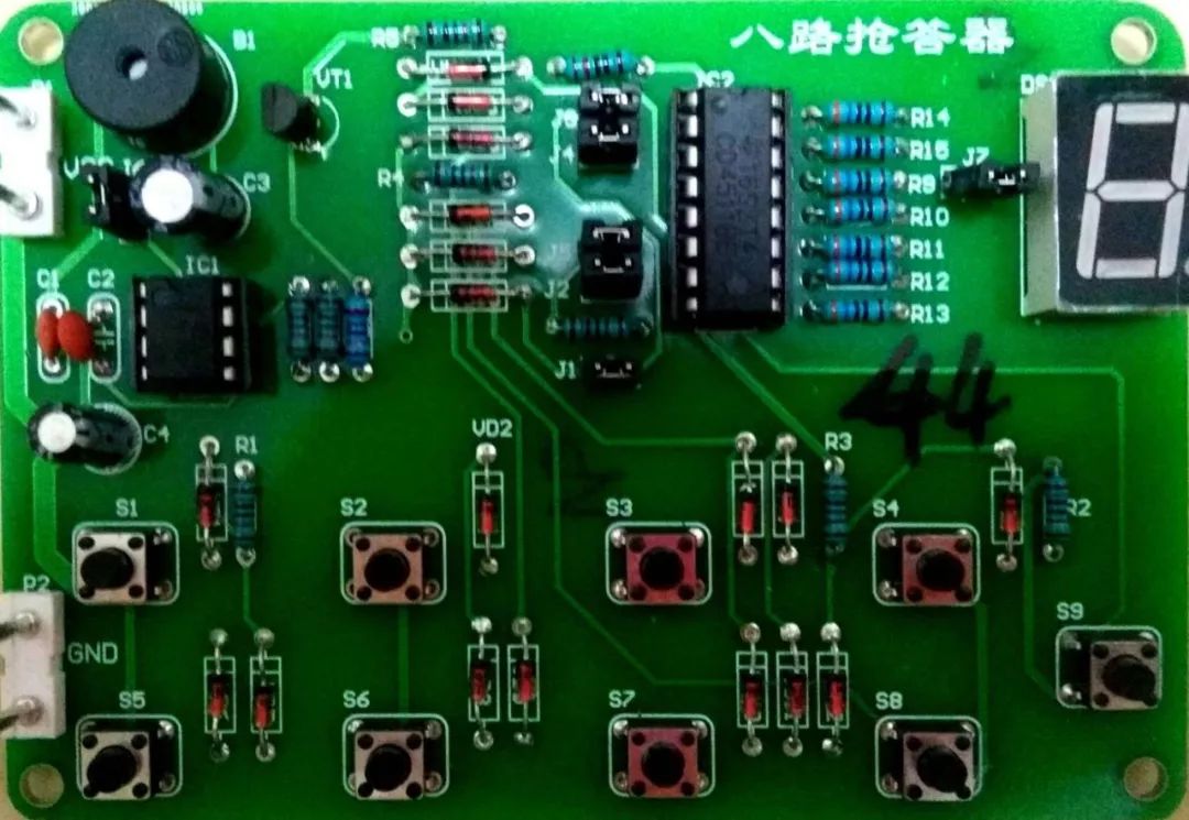 How Students Create Circuits with Heart