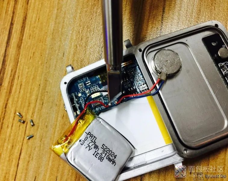 Disassembling an Old Smartwatch with a Self-Destruct Switch?