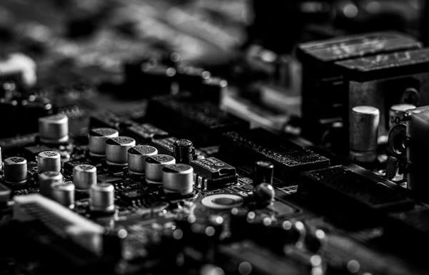 How Engineers Check I/O Status During Chip Fabrication