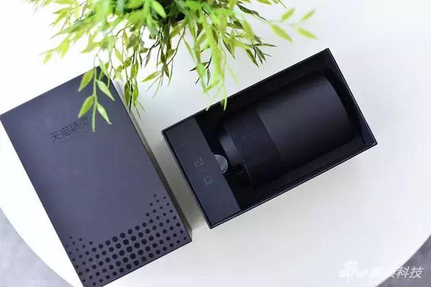 Tmall Genie Smart Speaker Review: A Home Hub from the Future