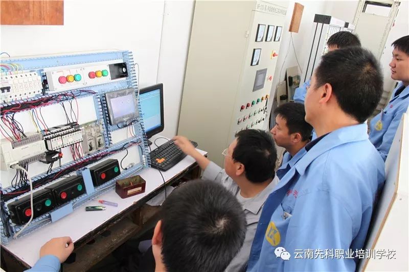 Understanding PLC Programming: A Beginner's Guide