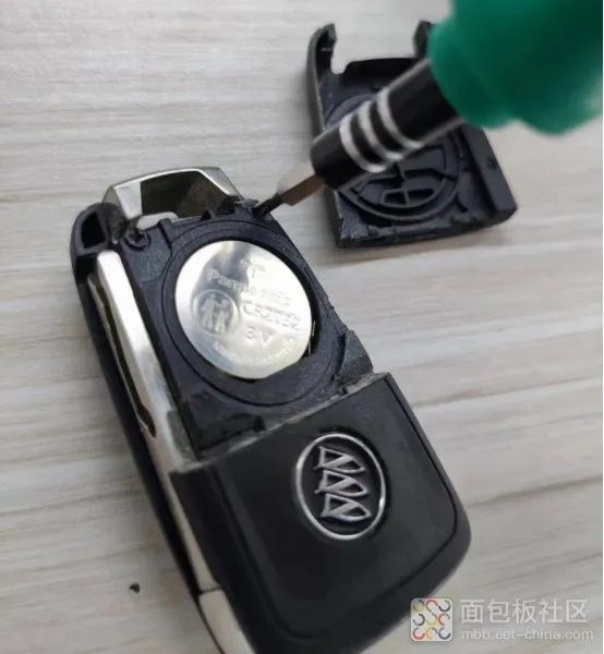Disassembly: How Car Keys Achieve Low Power Consumption?