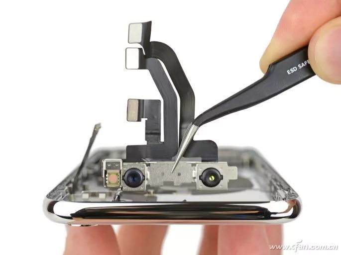How to Take Photos Without a Front Camera? Exploring Smartphone Innovations