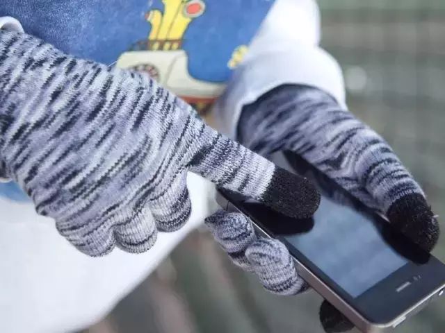 Understanding Touchscreen Gloves