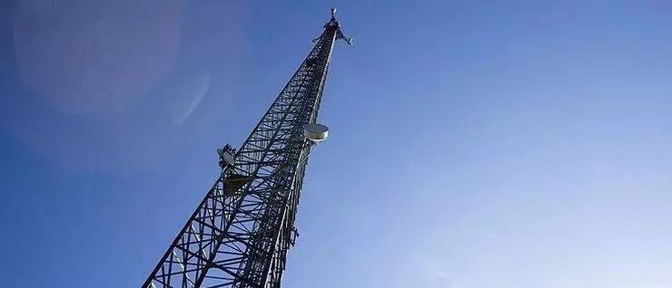 5G Edge Computing: Small Cells for Flexible and Rapid MEC Deployment