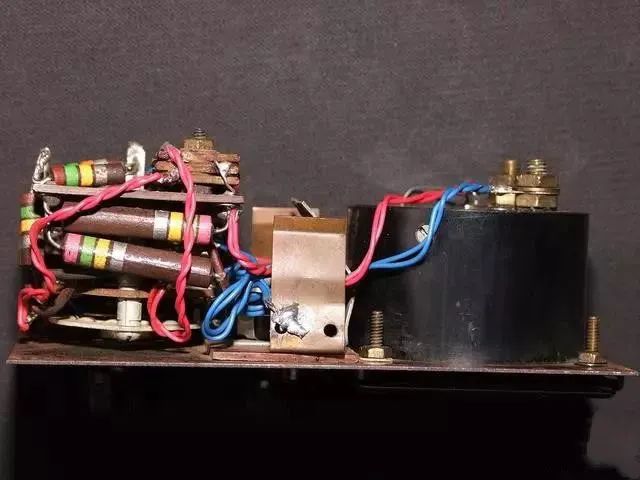 Exploring WWII Military Multimeter: A Look at Vintage Technology