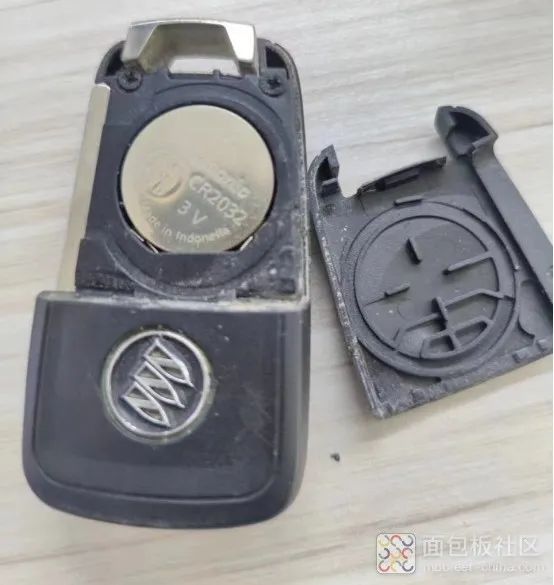 Disassembly: How Car Keys Achieve Low Power Consumption?