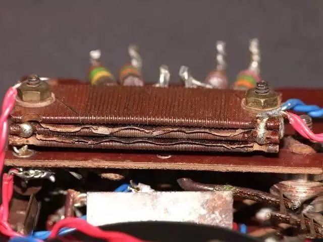 Exploring WWII Military Multimeter: A Look at Vintage Technology