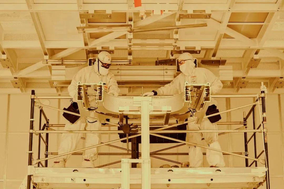 Exploring Chip Manufacturing Processes in Wafer Factories