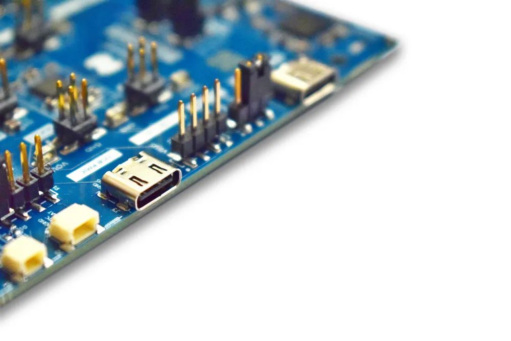 This Power Management Chip: One Equals Eight!
