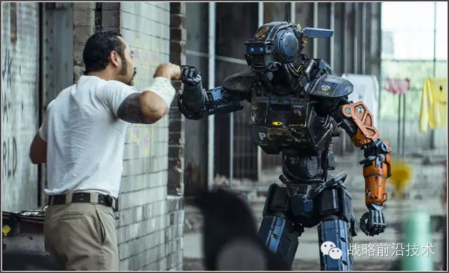 The Development History of Artificial Intelligence: From 'Robot' to 'Human-Machine'