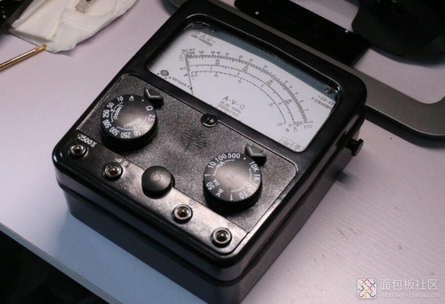 Disassembling the Vintage MF500 Multimeter from Shanghai