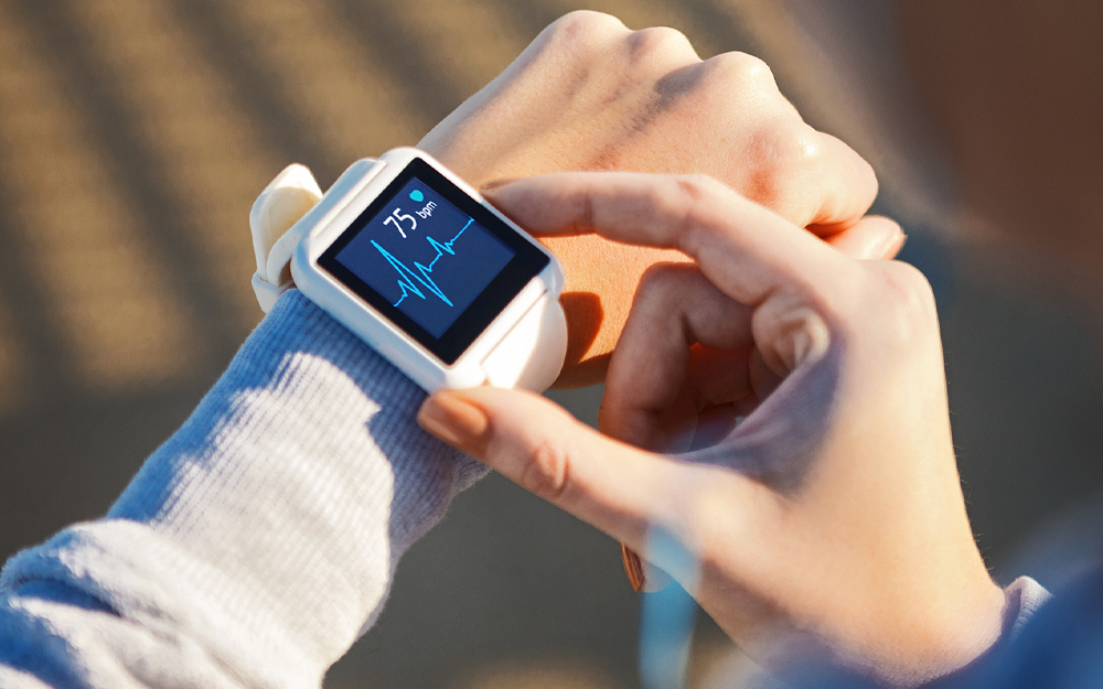 Can Smartwatches Save Lives? Experts Discuss 9 Key Points