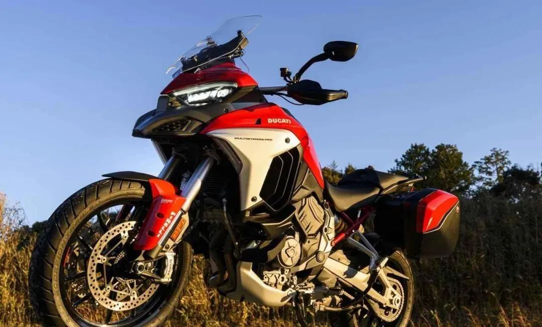 Ducati Multistrada V4S: A Versatile Motorcycle with a Four-in-One Design