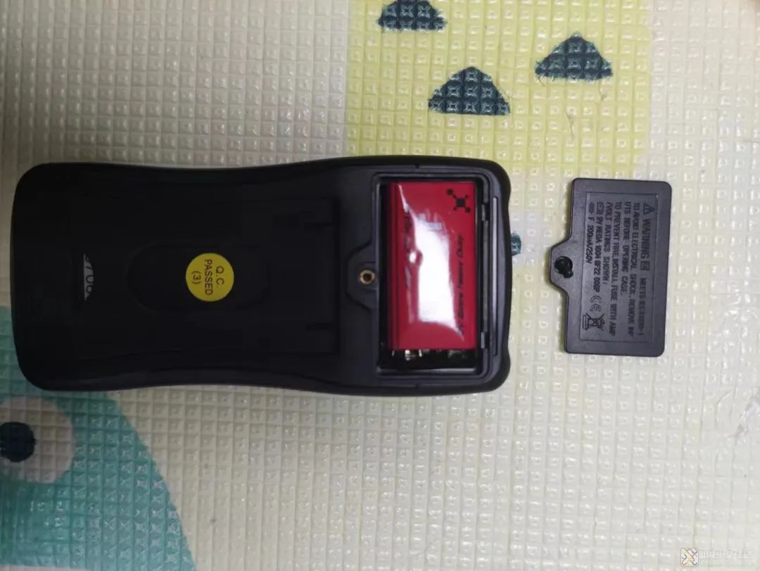 Disassembling the Elec Measuring Multimeter: This Is Design Specification!