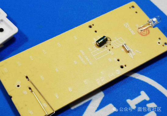 Disassembling an Air Conditioner Remote Control: BOM Cost Reduction