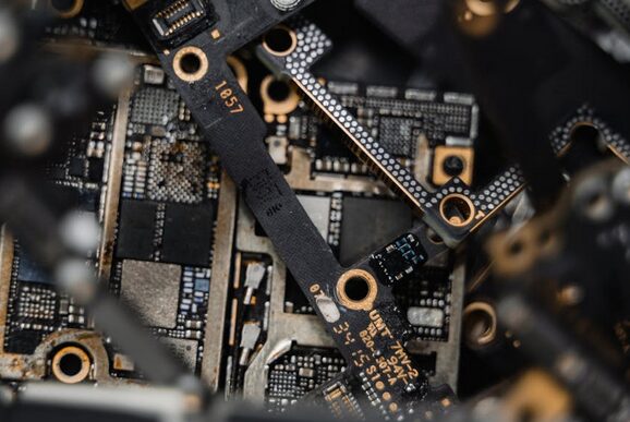Essential Technologies for Low-Power Chip Design