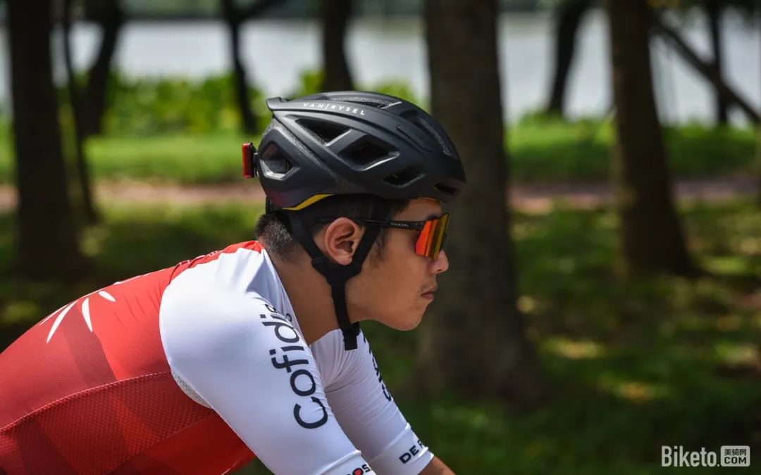 VAN RYSEL 500 MIPS Helmet Review: High Cost-Performance