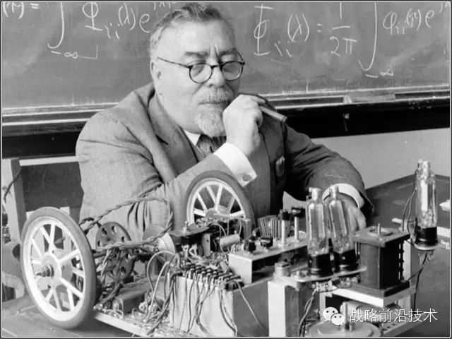 The Development History of Artificial Intelligence: From 'Robot' to 'Human-Machine'