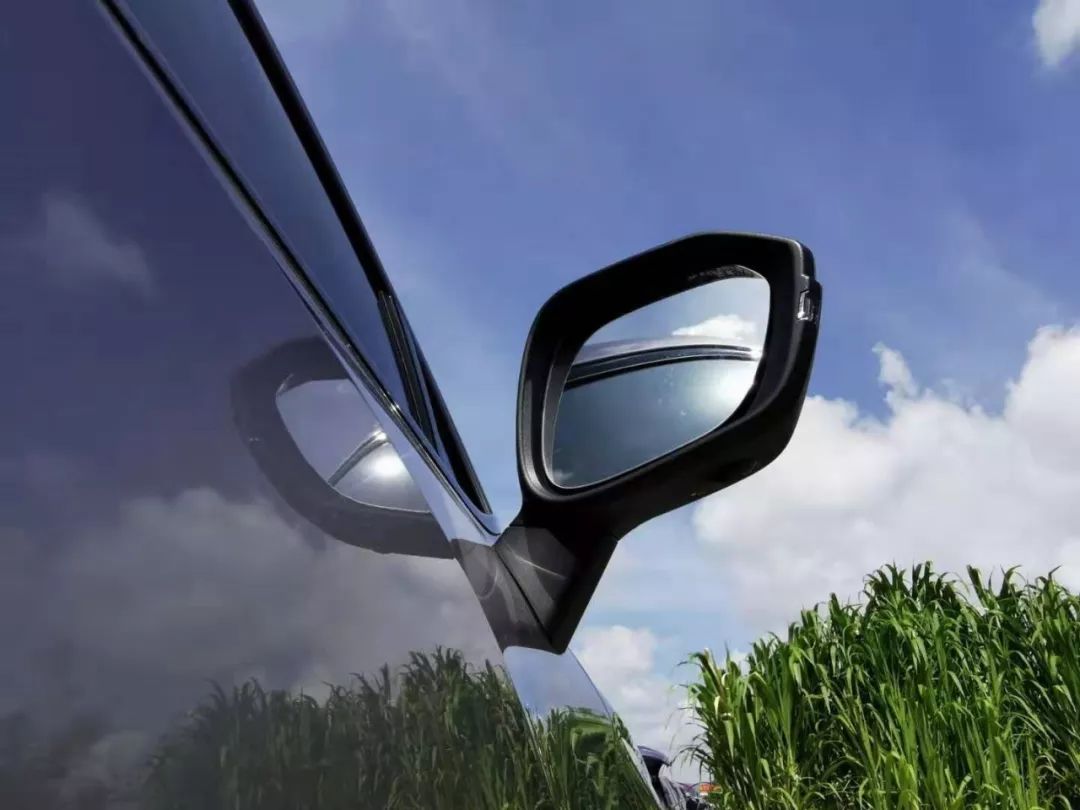 In-Vehicle Intelligent Connectivity: Essential Skills for New Cars
