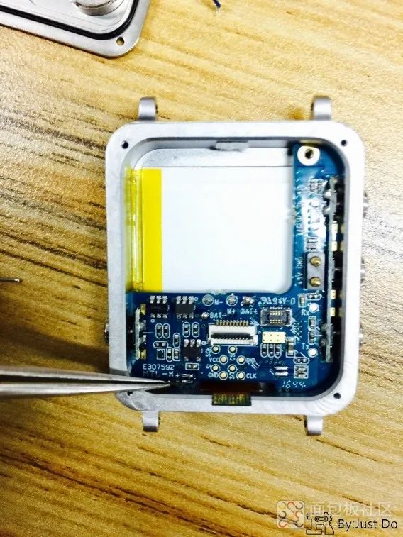Disassembling an Old Smartwatch with a Self-Destruct Switch?