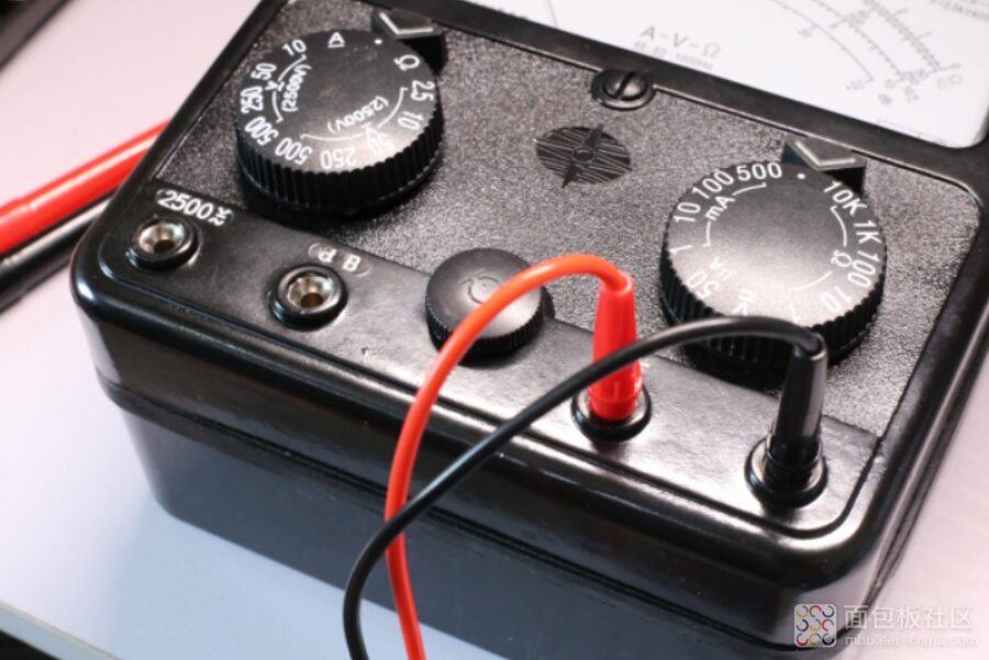 Disassembling the Vintage MF500 Multimeter from Shanghai