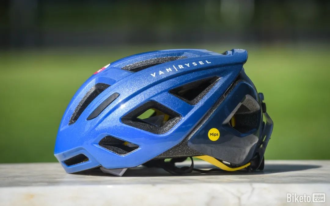 VAN RYSEL 500 MIPS Helmet Review: High Cost-Performance