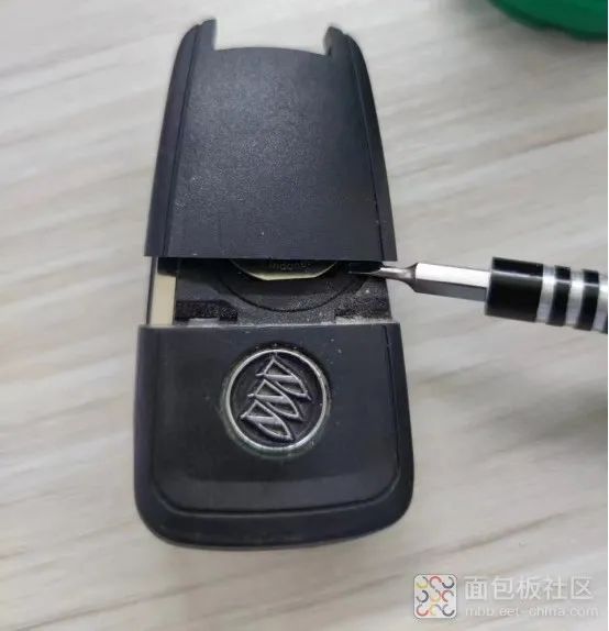 Disassembly: How Car Keys Achieve Low Power Consumption?
