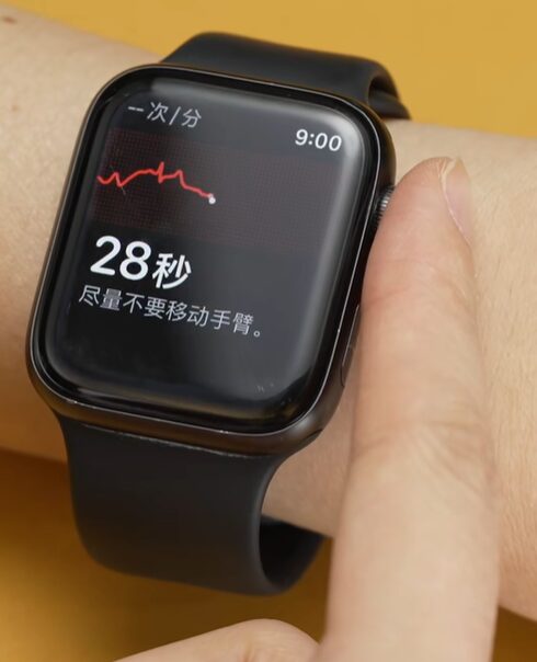 How Smartwatches Conduct Health Monitoring