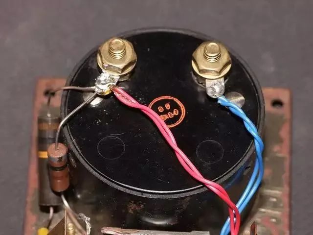 Exploring WWII Military Multimeter: A Look at Vintage Technology