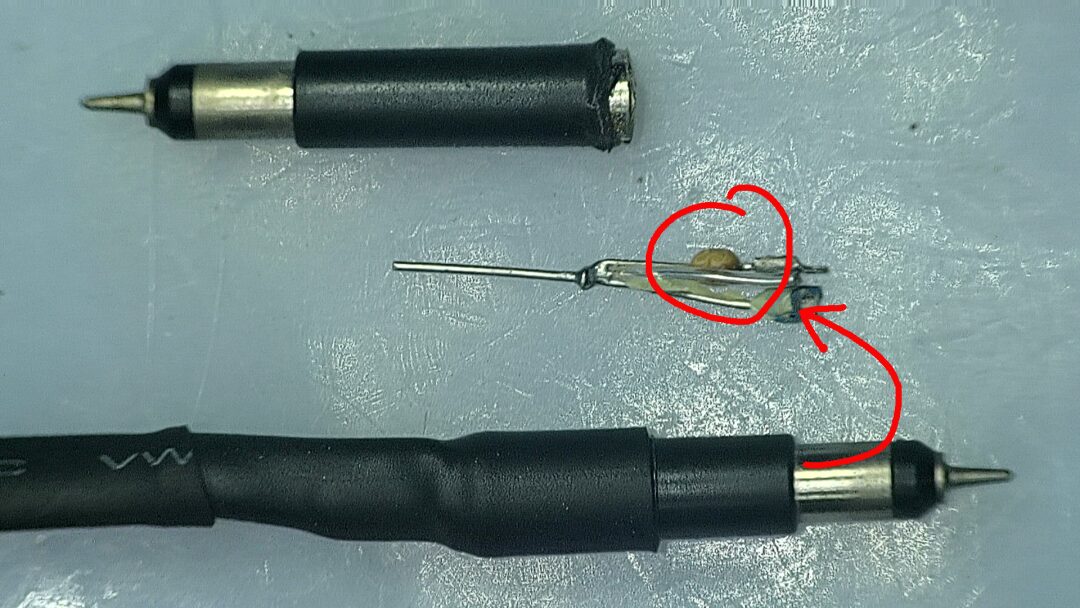 Coupling Capacitor and Resistor at Oscilloscope Probe Front End