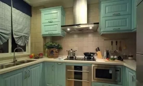 Considerations for Embedded Kitchen Appliances: Aesthetic Appeal and Safety First!