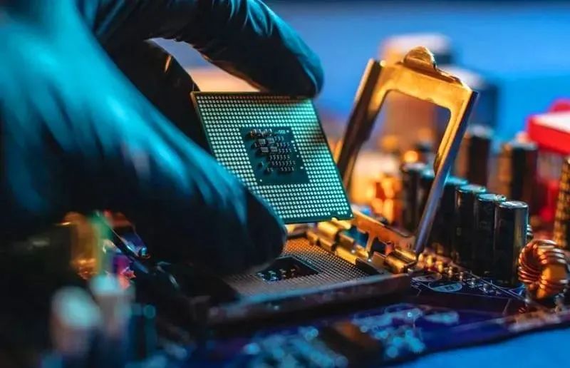 Universal GPU: The Key to the Next Decade