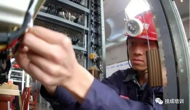 Essential Guide for Electricians: Common Instrument Usage