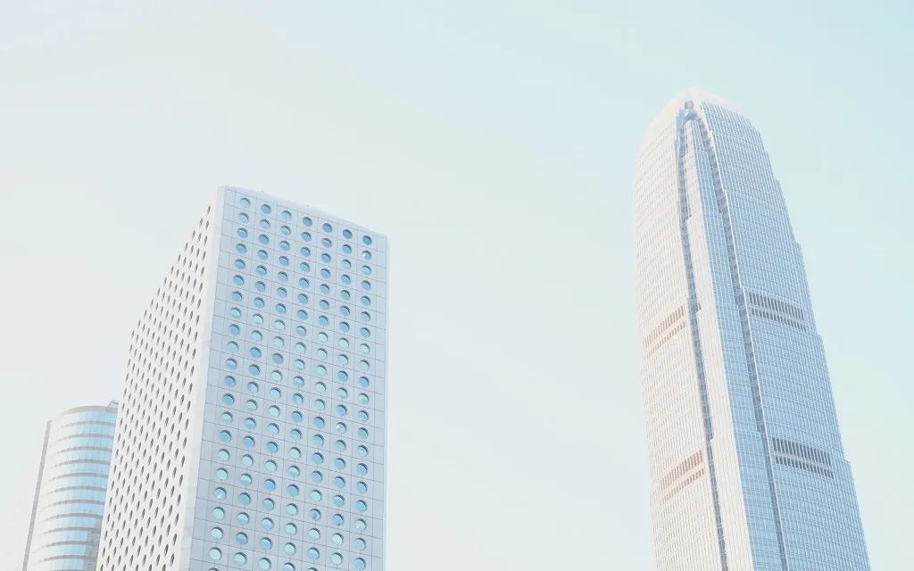 What 5G Brings to Edge Computing