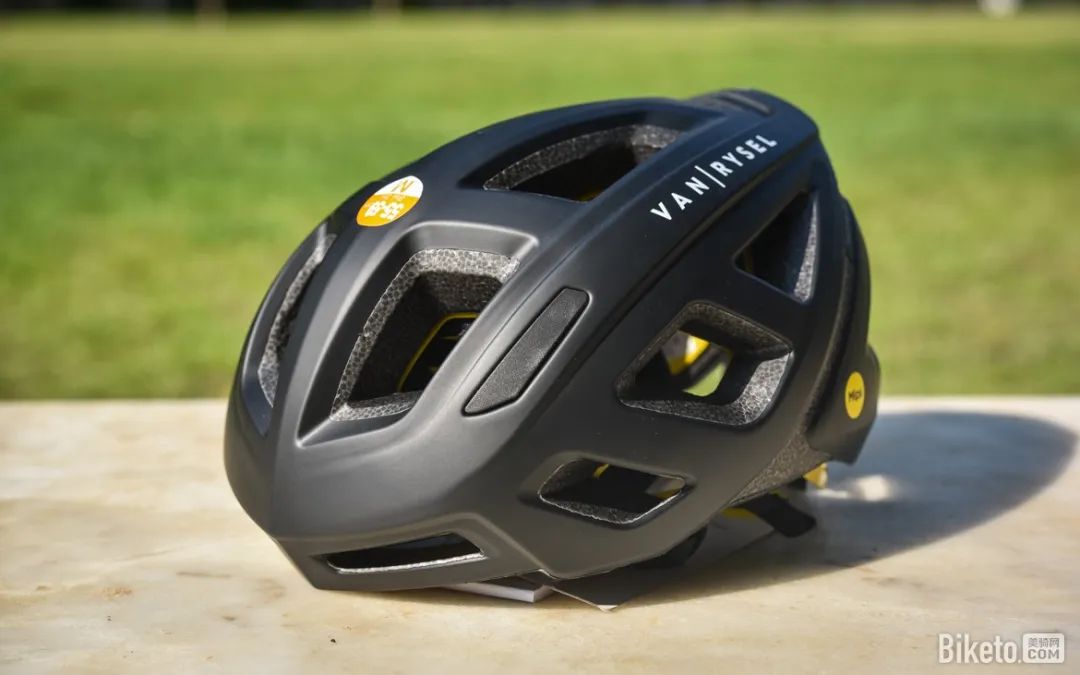 VAN RYSEL 500 MIPS Helmet Review: High Cost-Performance