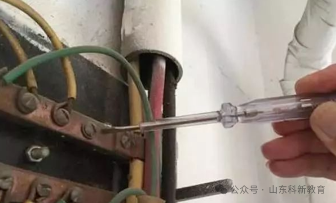 Practical Methods for Detecting Electrical Leakage at Home