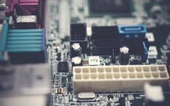 Why Connect Ground Capacitors to MCU Crystals?