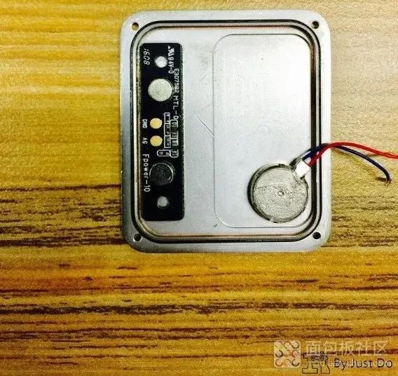 Disassembling an Old Smartwatch with a Self-Destruct Switch?