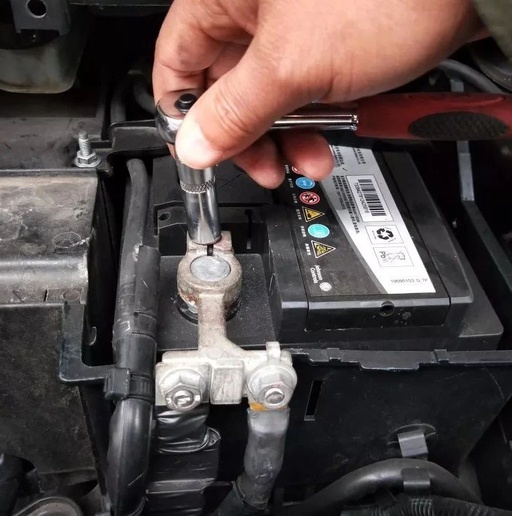 How to Use a Multimeter to Detect Car Battery Leakage
