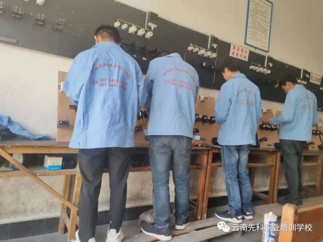 Electrical PLC Class Student Circuit Board Programming Practice