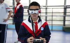 Homemade Drone Successfully Takes Flight! A High School Student's Sudden Inspiration Creates the 'Dreamer'