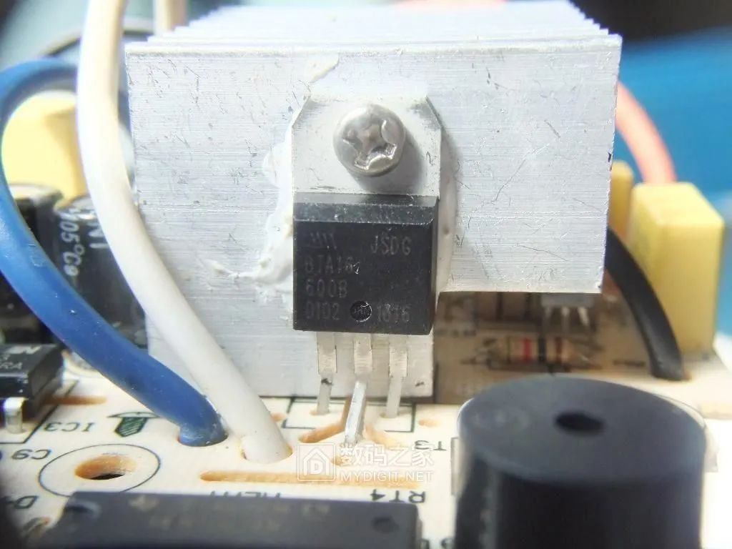 Disassembling an Air Fryer: Circuit Analysis
