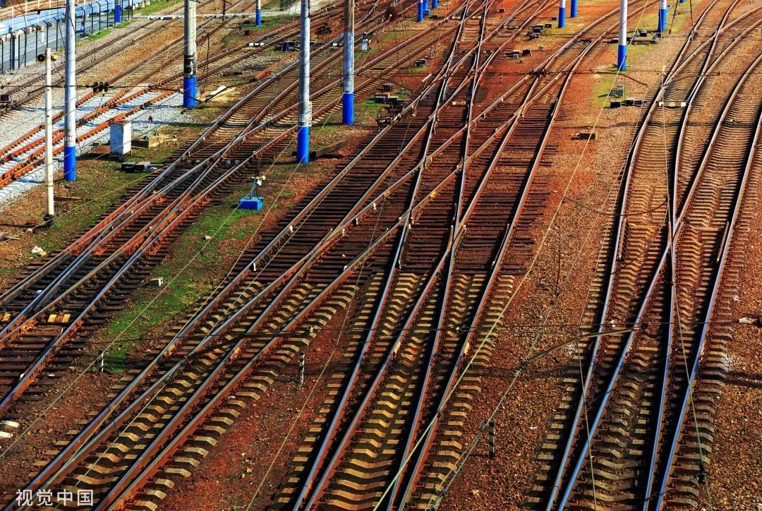 Why High-Speed Train Seat Numbers Are A, B, C, D, F, But Not E?