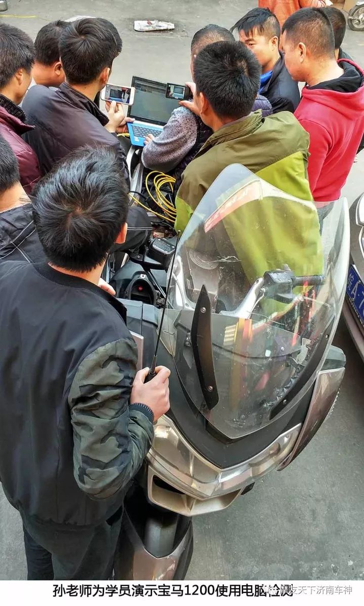 Application of Oscilloscopes in Motorcycle Repair